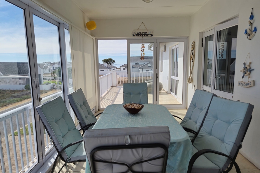 4 Bedroom Property for Sale in Sandy Point Western Cape